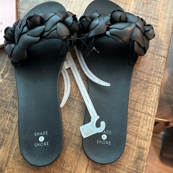 Three pairs ladies sandals - Picture 4 of 5